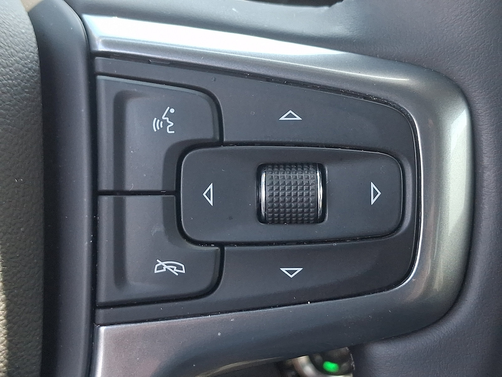 Certified 2026 Chevrolet Silverado 1500 LT AWD/4WD image 23