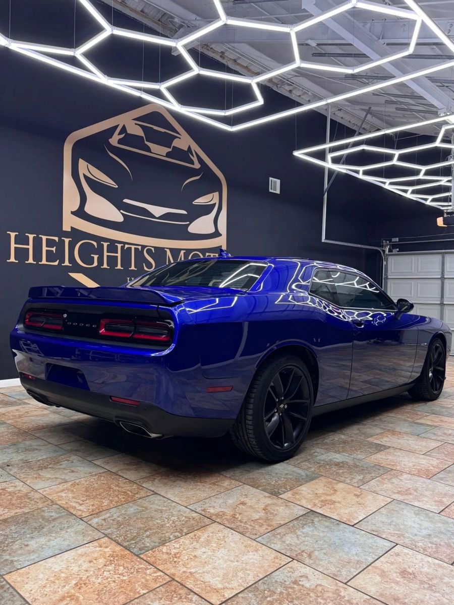 Used 2022 Dodge Challenger R/T w/ Performance Handling Group RWD image 16