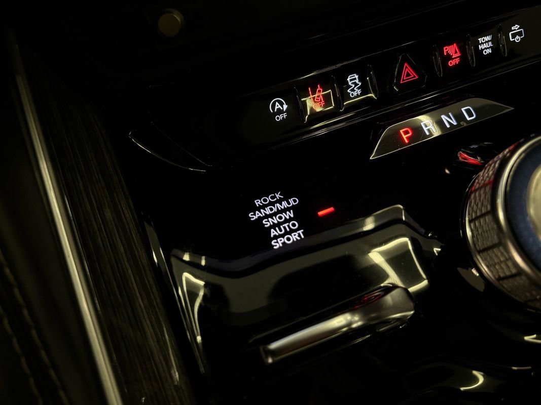 Used 2022 Jeep Wagoneer Series III w/ Premium Group I AWD/4WD image 33