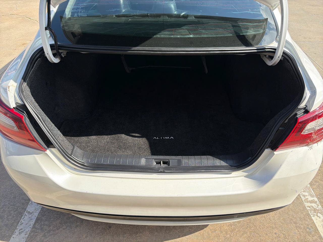 Used 2018 Nissan Altima 2.5 SR w/ SR Midnight Edition FWD image 27