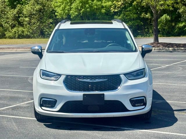 Used 2023 Chrysler Pacifica Limited FWD image 12