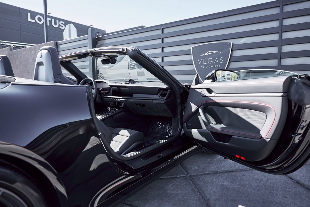 Used 2026 Porsche 911 Carrera GTS w/ Premium Package image 23