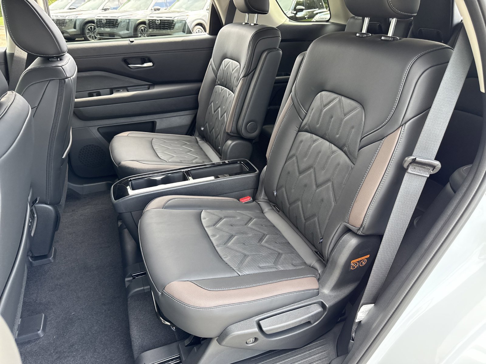 New 2026 Nissan Pathfinder Platinum FWD image 17