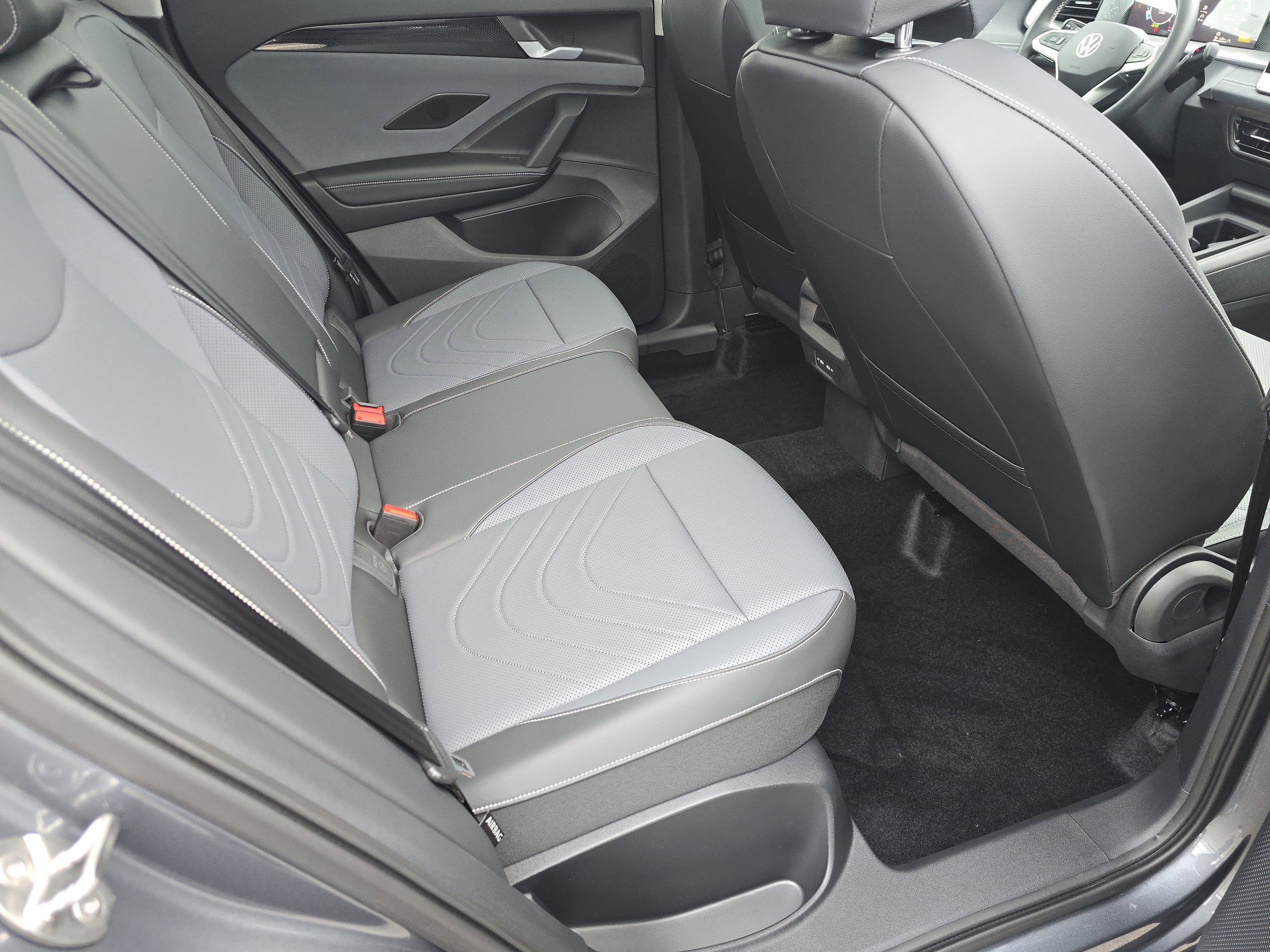 New 2026 Volkswagen Tiguan SE image 17