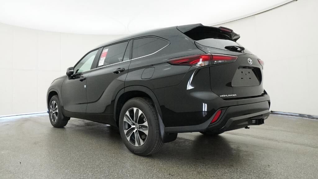 New 2026 Toyota Highlander XLE image 21
