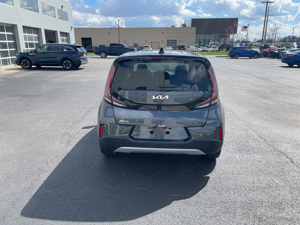Used 2024 Kia Soul S FWD image 5