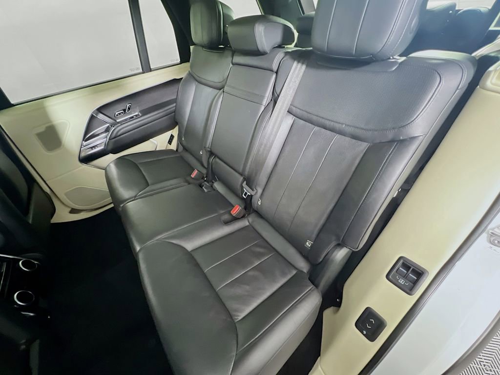 Used 2022 Land Rover Range Rover Long Wheelbase SE image 26