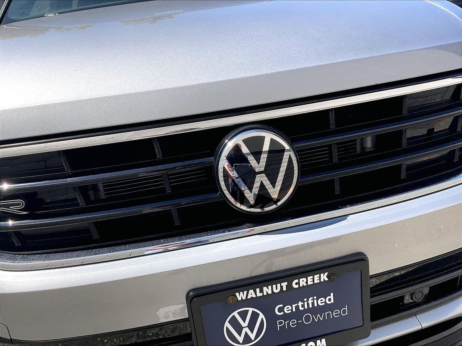 Certified 2023 Volkswagen Tiguan SE R-Line AWD/4WD image 30