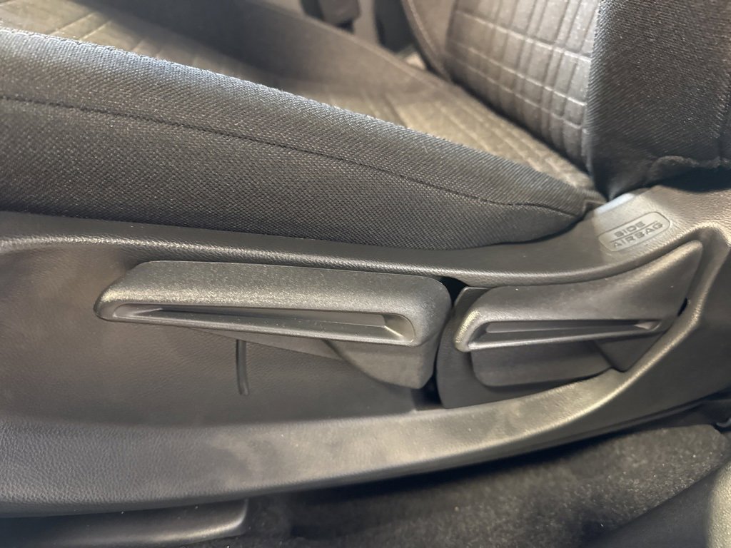 New 2026 Honda HR-V LX image 18