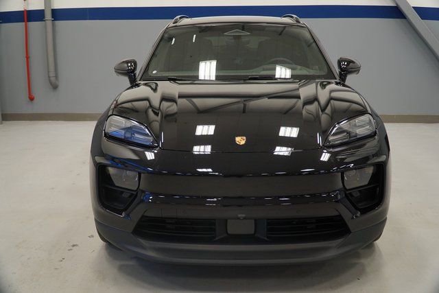 New 2026 Porsche Macan 4 Electric AWD/4WD image 13