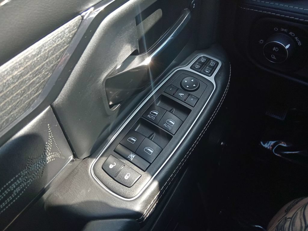 Used 2023 RAM 2500 Limited AWD/4WD image 17
