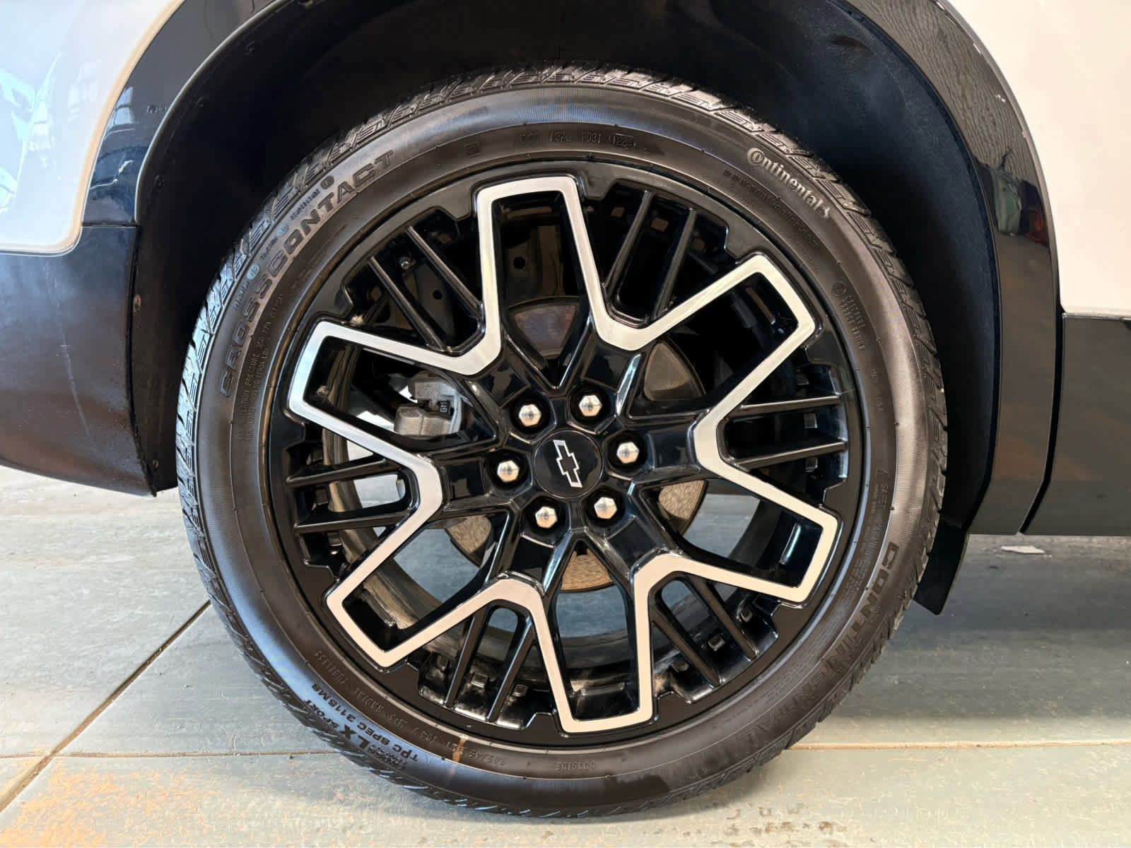 Certified 2025 Chevrolet Blazer RS w/ Driver Confidence II Package image 9