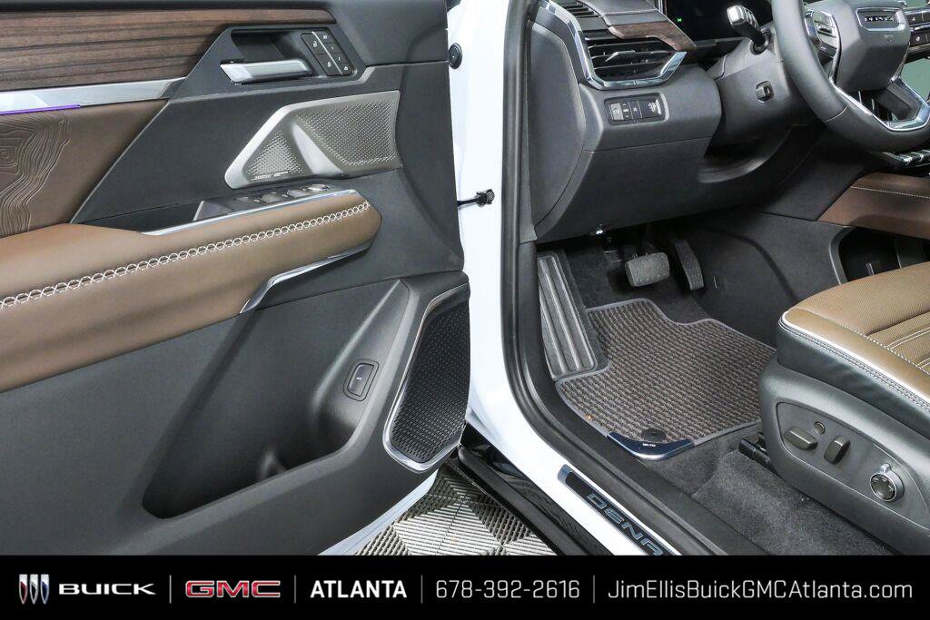 New 2027 GMC Acadia Denali Ultimate FWD image 9