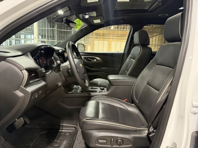 Used 2023 Chevrolet Traverse Premier image 11