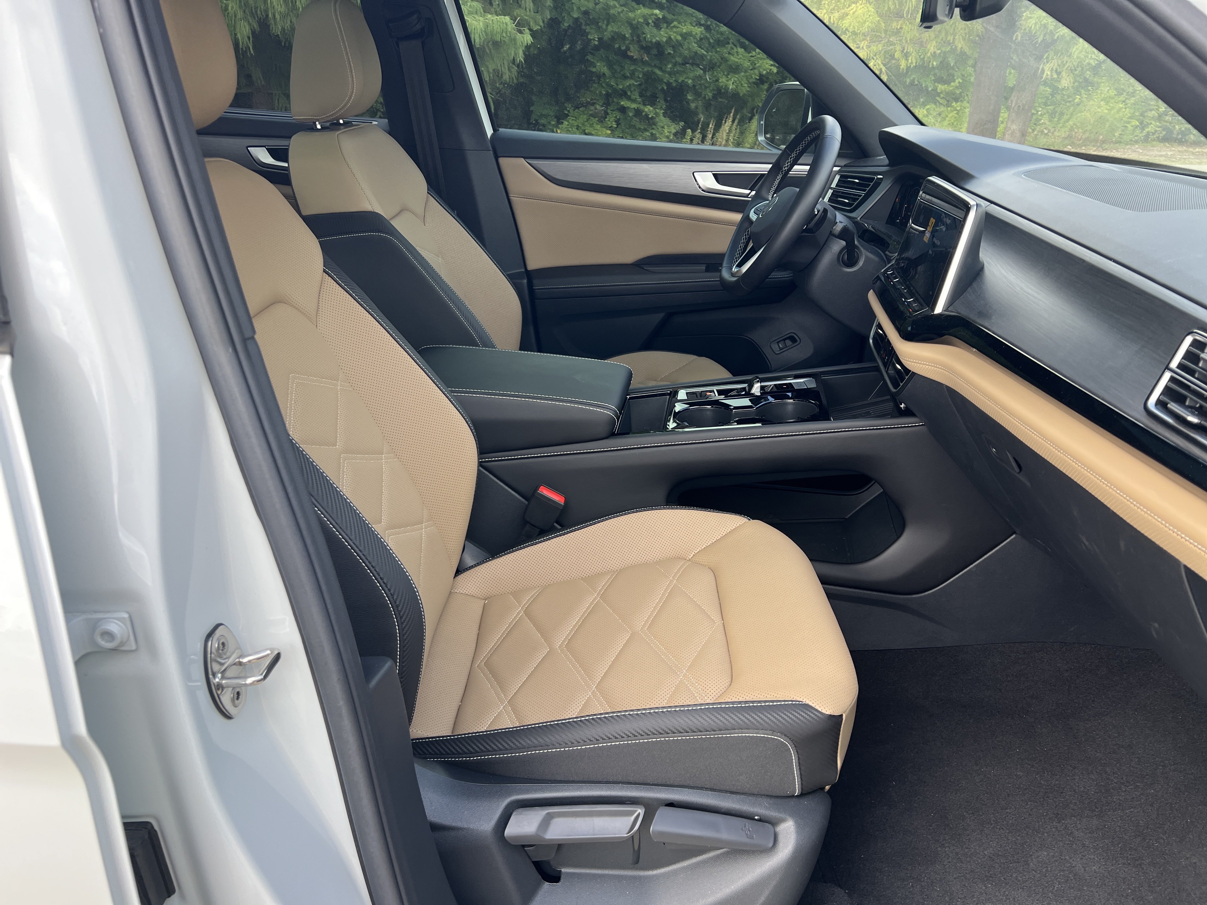 Certified 2026 Volkswagen Atlas Cross Sport SE FWD image 26