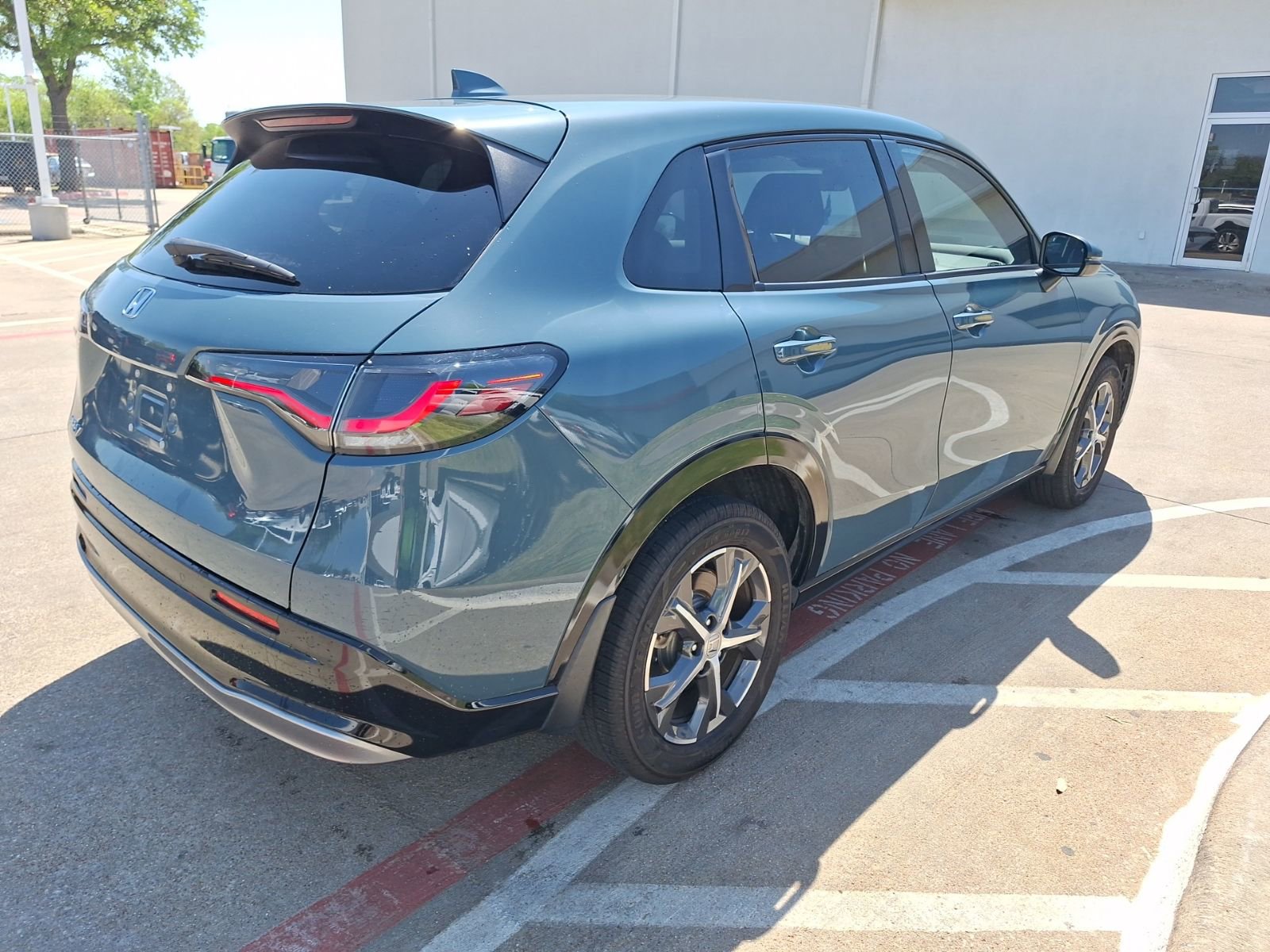 Used 2023 Honda HR-V EX-L image 6