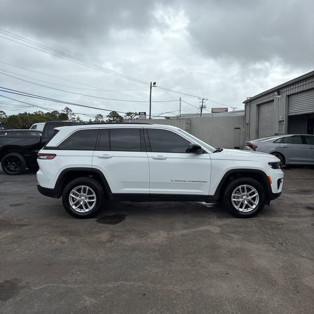 Used 2024 Jeep Grand Cherokee Laredo X w/ Trailer Tow Package AWD/4WD image 6