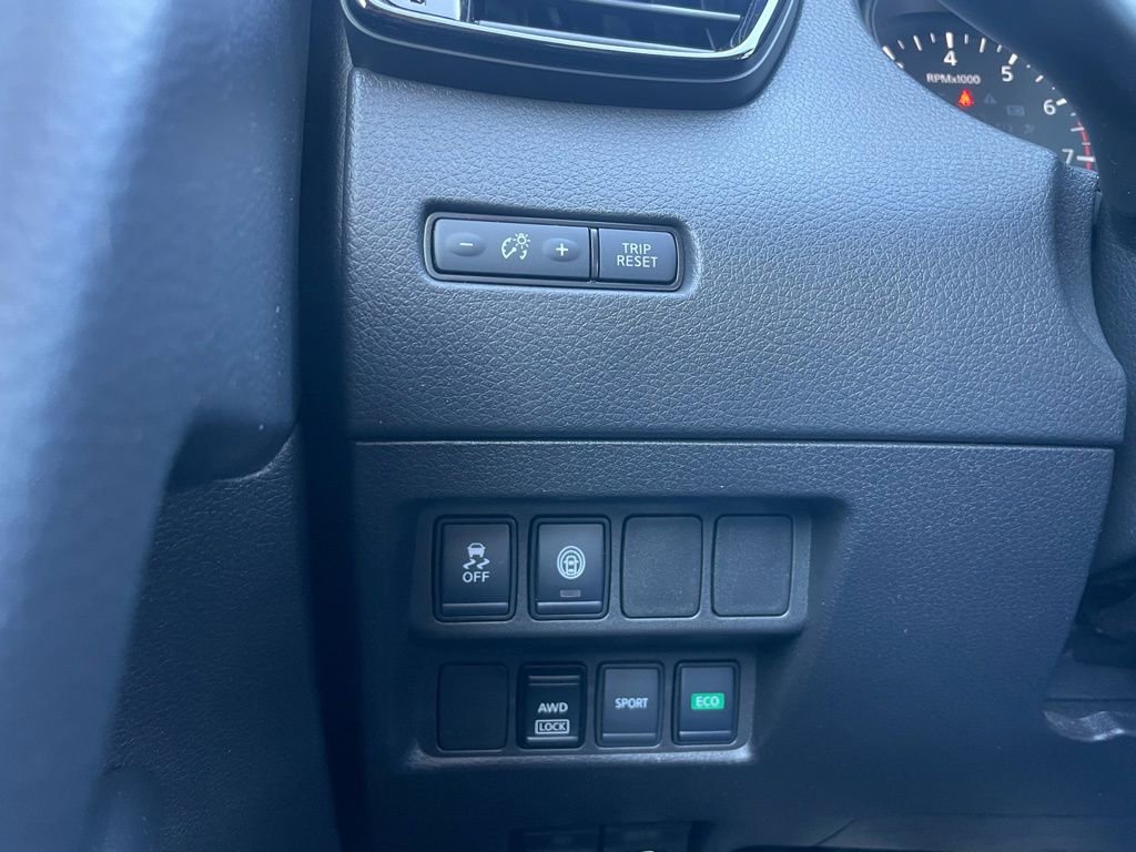 Used 2022 Nissan Rogue Sport S image 44