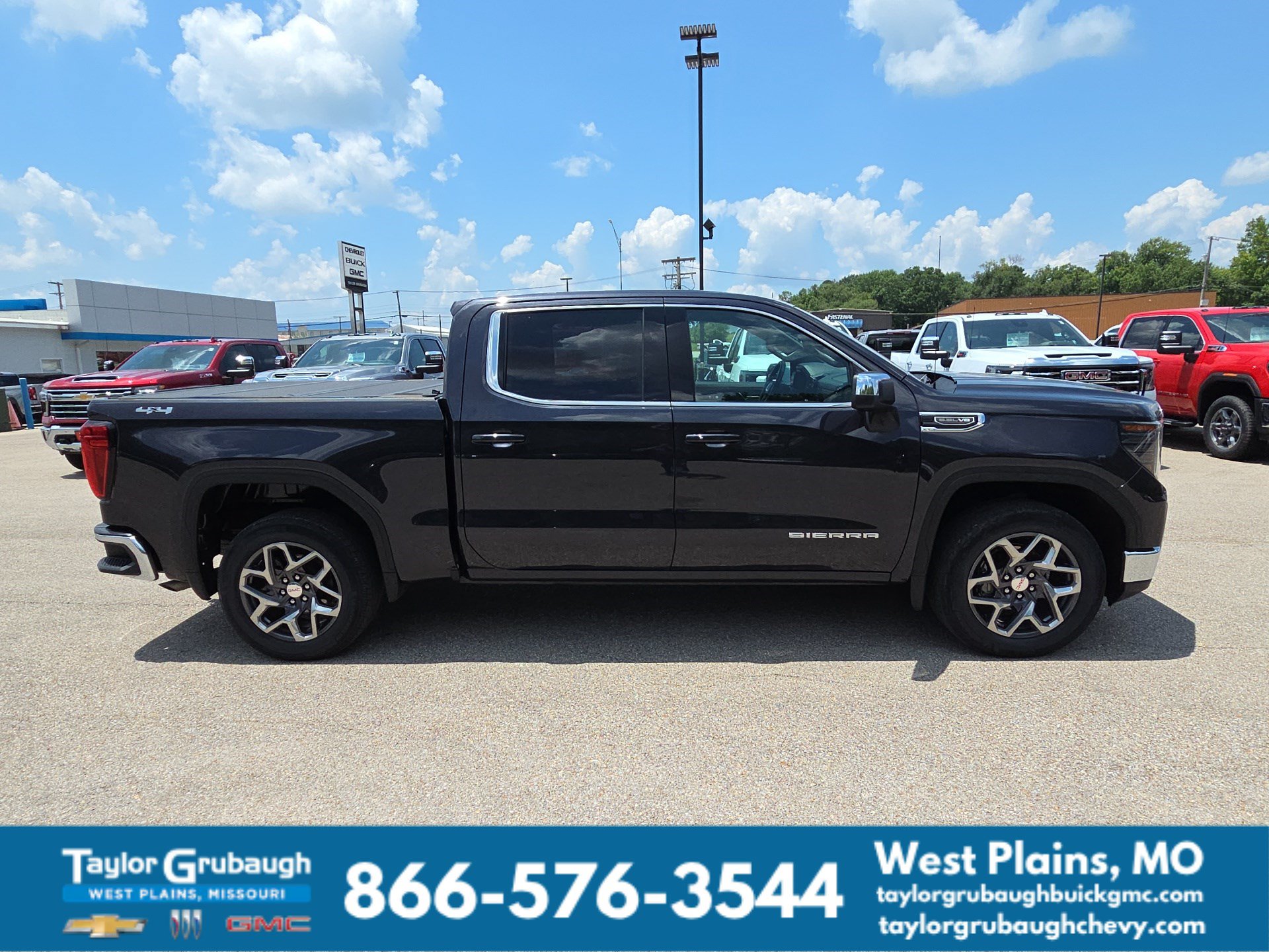 Used 2022 GMC Sierra 1500 SLE AWD/4WD image 12