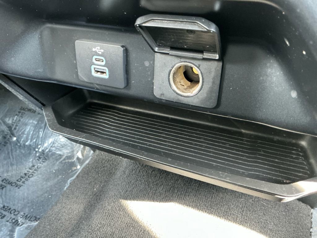 Used 2024 Ford F350 XLT image 5