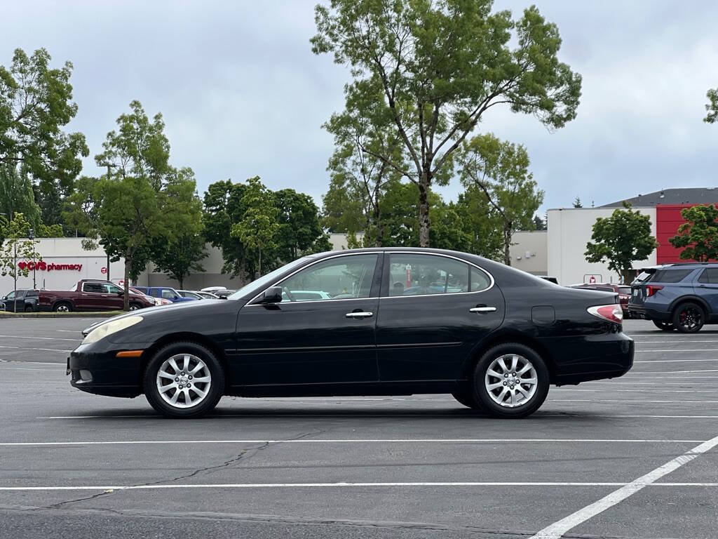 Used 2004 Lexus ES 330 FWD image 2