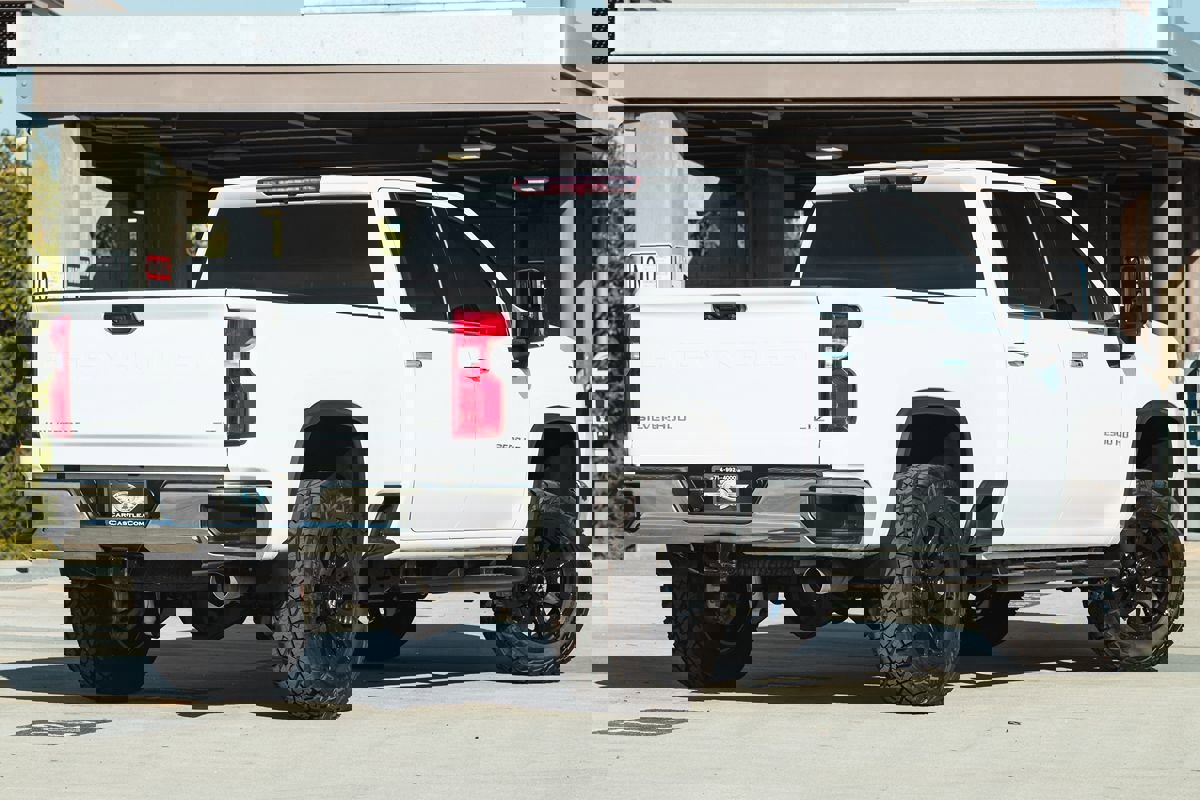 Used 2023 Chevrolet Silverado 2500 LTZ w/ Gooseneck/5TH Wheel Package image 3