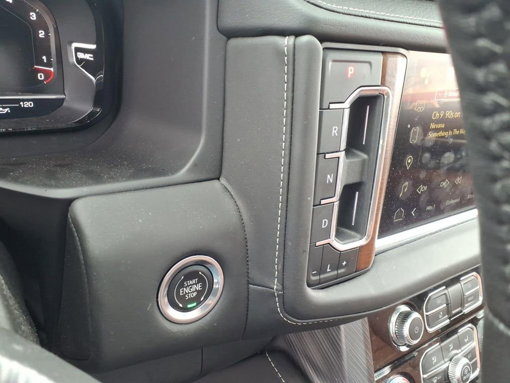 Used 2023 GMC Yukon XL Denali Ultimate image 22