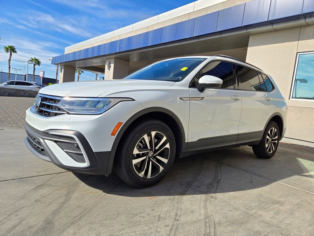 Used 2022 Volkswagen Tiguan S image 2