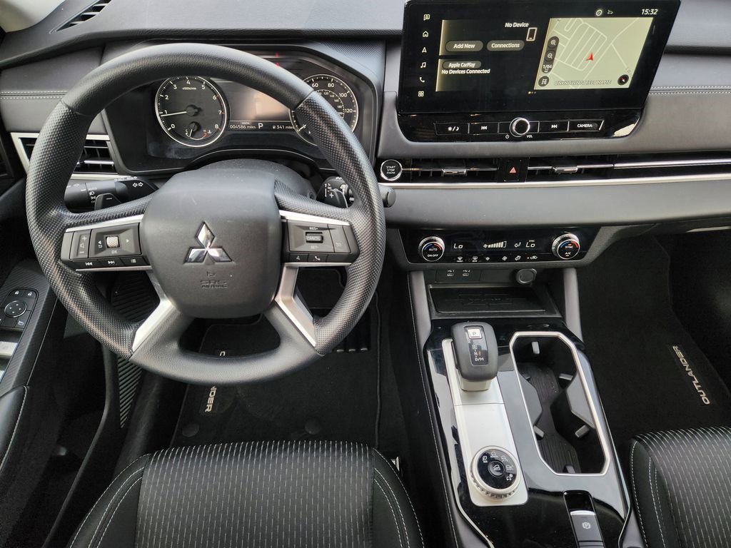 Used 2025 Mitsubishi Outlander ES image 26