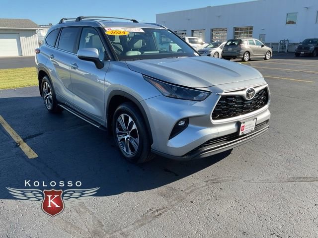 Used 2024 Toyota Highlander XLE