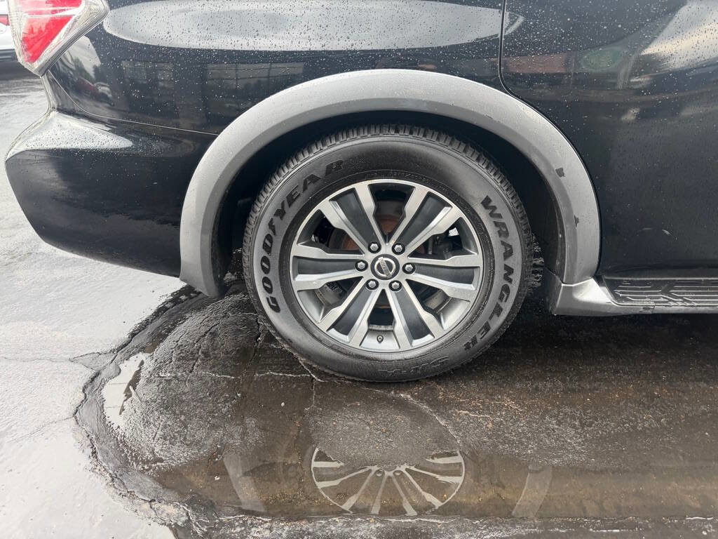 Used 2018 Nissan Armada SL w/ Premium Package AWD/4WD image 10