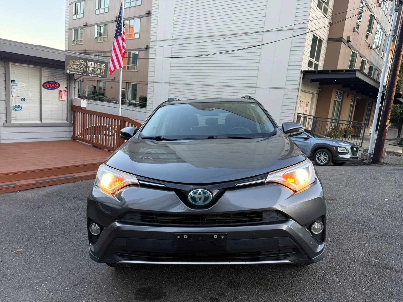 Used 2016 Toyota RAV4 XLE w/ Convenience Package AWD/4WD image 3