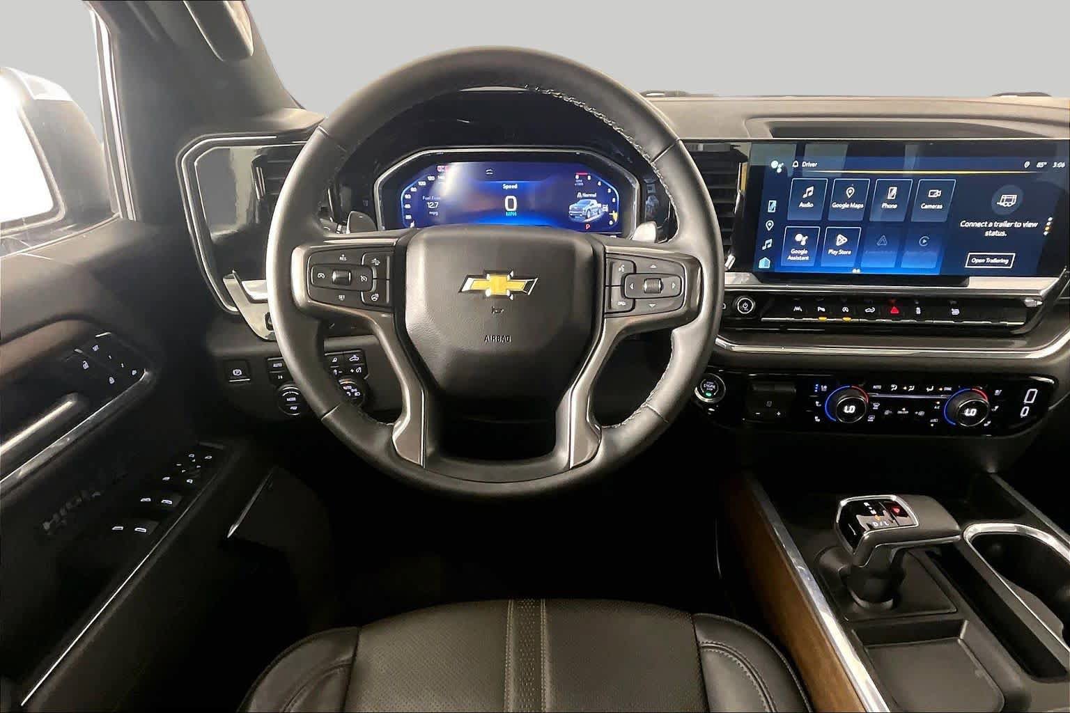 Used 2024 Chevrolet Silverado 1500 High Country w/ High Country Premium Package AWD/4WD image 10