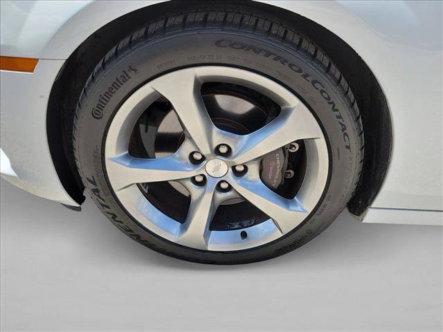 Used 2014 Chevrolet Camaro SS w/ RS Package RWD image 9