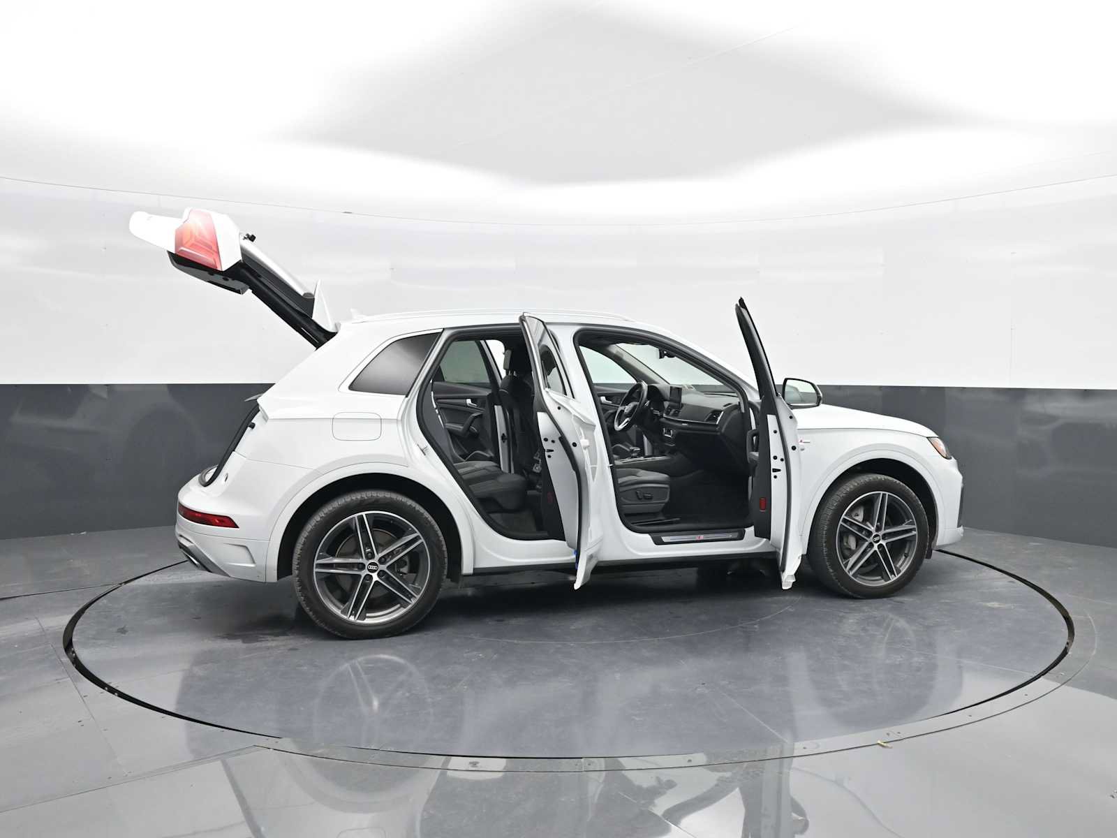 Used 2021 Audi Q5 e Premium Plus AWD/4WD image 43