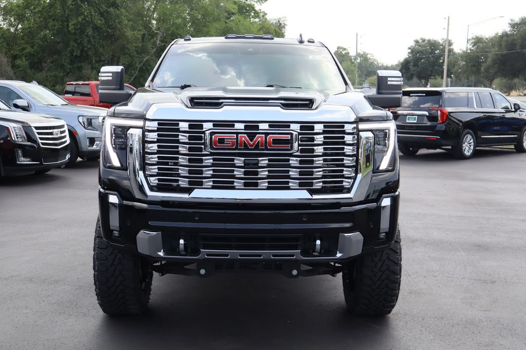 Used 2025 GMC Sierra 2500 Denali w/ Denali Reserve Package AWD/4WD image 4