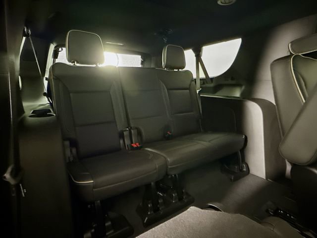 Used 2024 Chevrolet Suburban Premier image 29