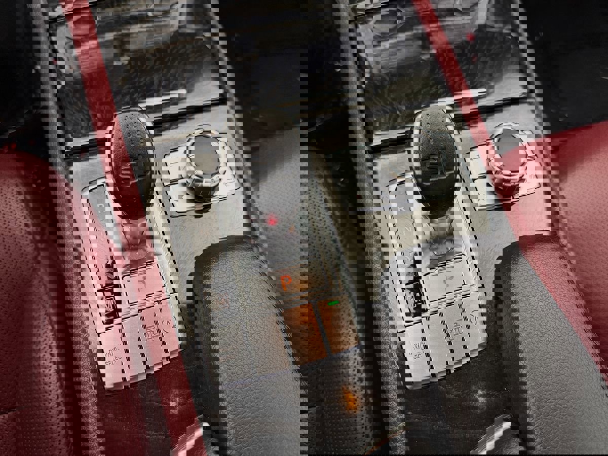 Used 2017 Mercedes-Benz SL 550 image 32