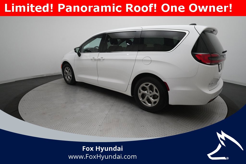 Used 2024 Chrysler Pacifica Limited image 12