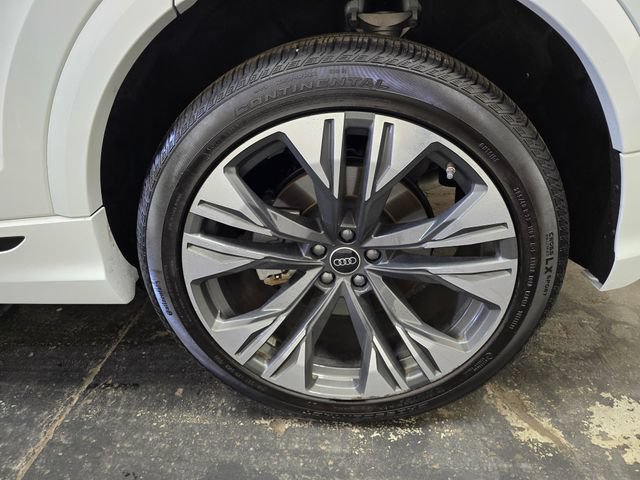 Used 2025 Audi Q8 Premium AWD/4WD image 12