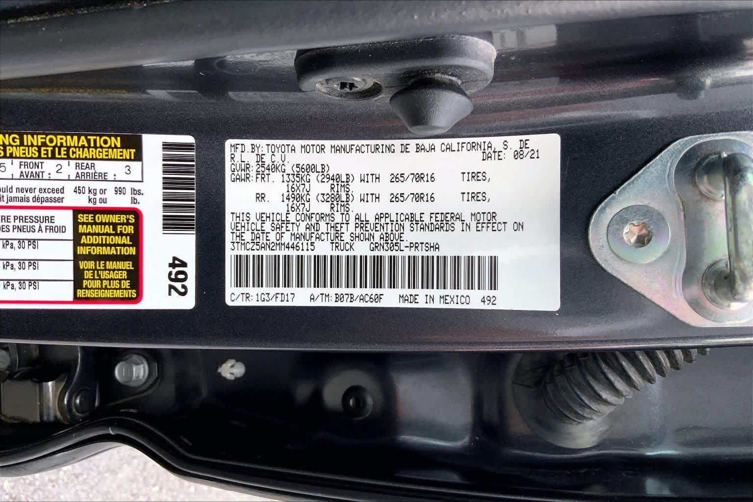 Used 2021 Toyota Tacoma TRD Off-Road w/ Technology Package AWD/4WD image 31