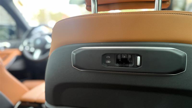 Used 2025 BMW X5 xDrive50e w/ M Sport Package image 21