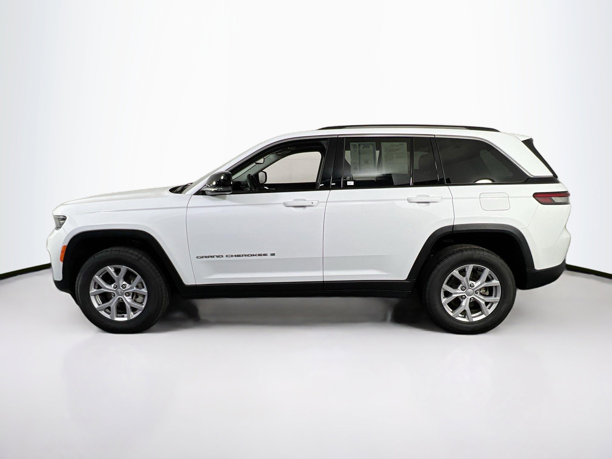 Used 2022 Jeep Grand Cherokee Limited image 8