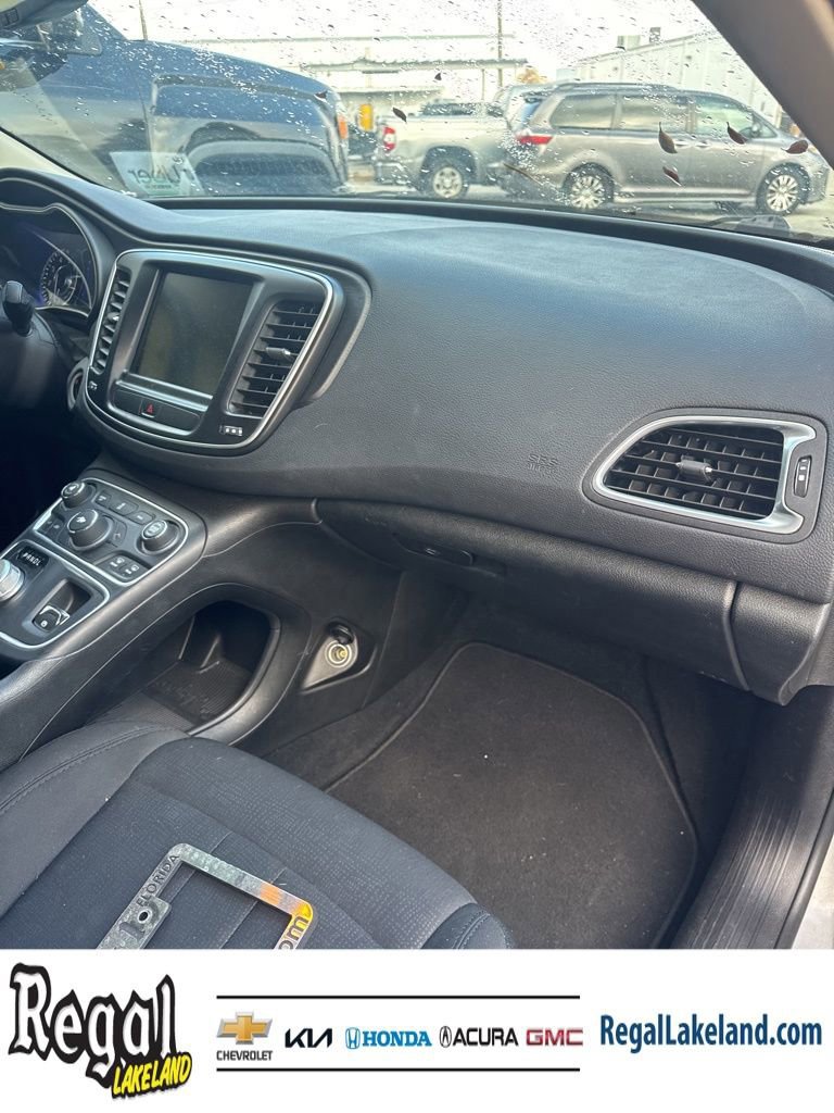 Used 2016 Chrysler 200 Limited w/ Anniversary Edition image 7