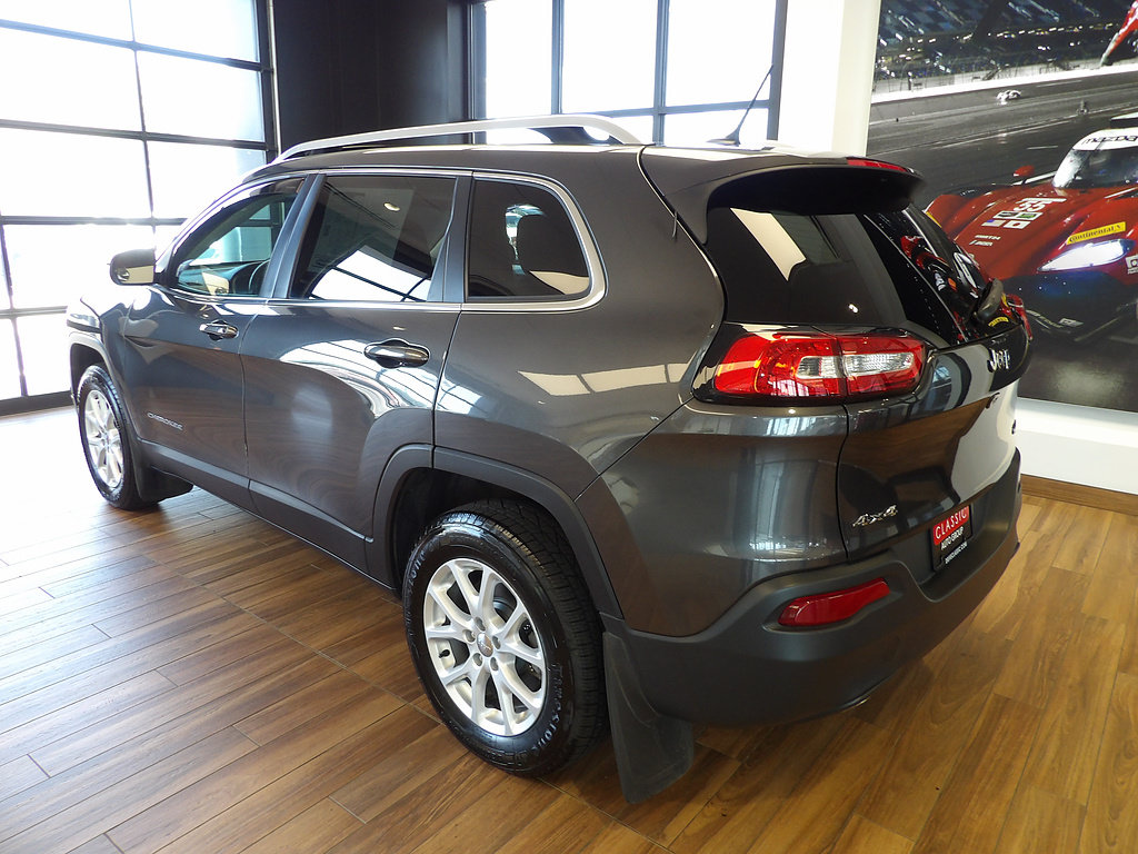 Used 2015 Jeep Cherokee Latitude w/ Comfort/Convenience Group AWD/4WD image 8