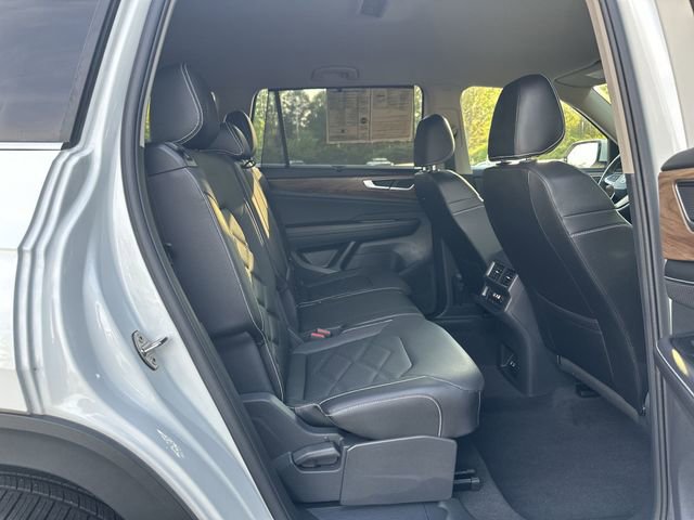 Used 2025 Volkswagen Atlas SE w/ Black Wheel Package image 25