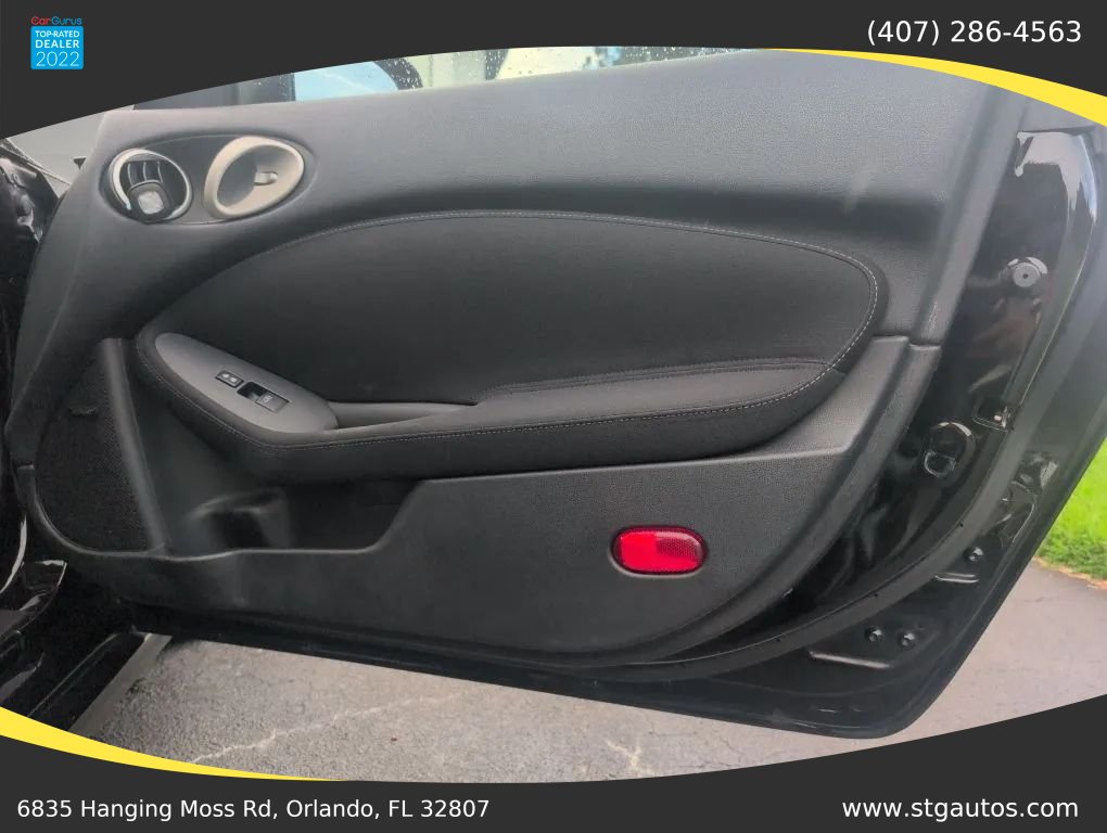 Used 2018 Nissan 370Z Coupe RWD image 13