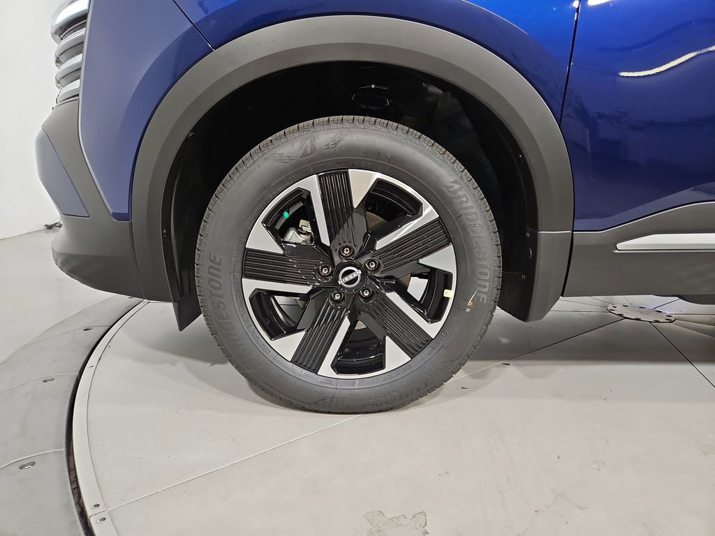 New 2026 Nissan Kicks SV AWD/4WD image 25