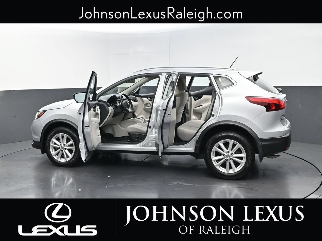 Used 2018 Nissan Rogue Sport SV w/ SV Technology Package FWD image 36
