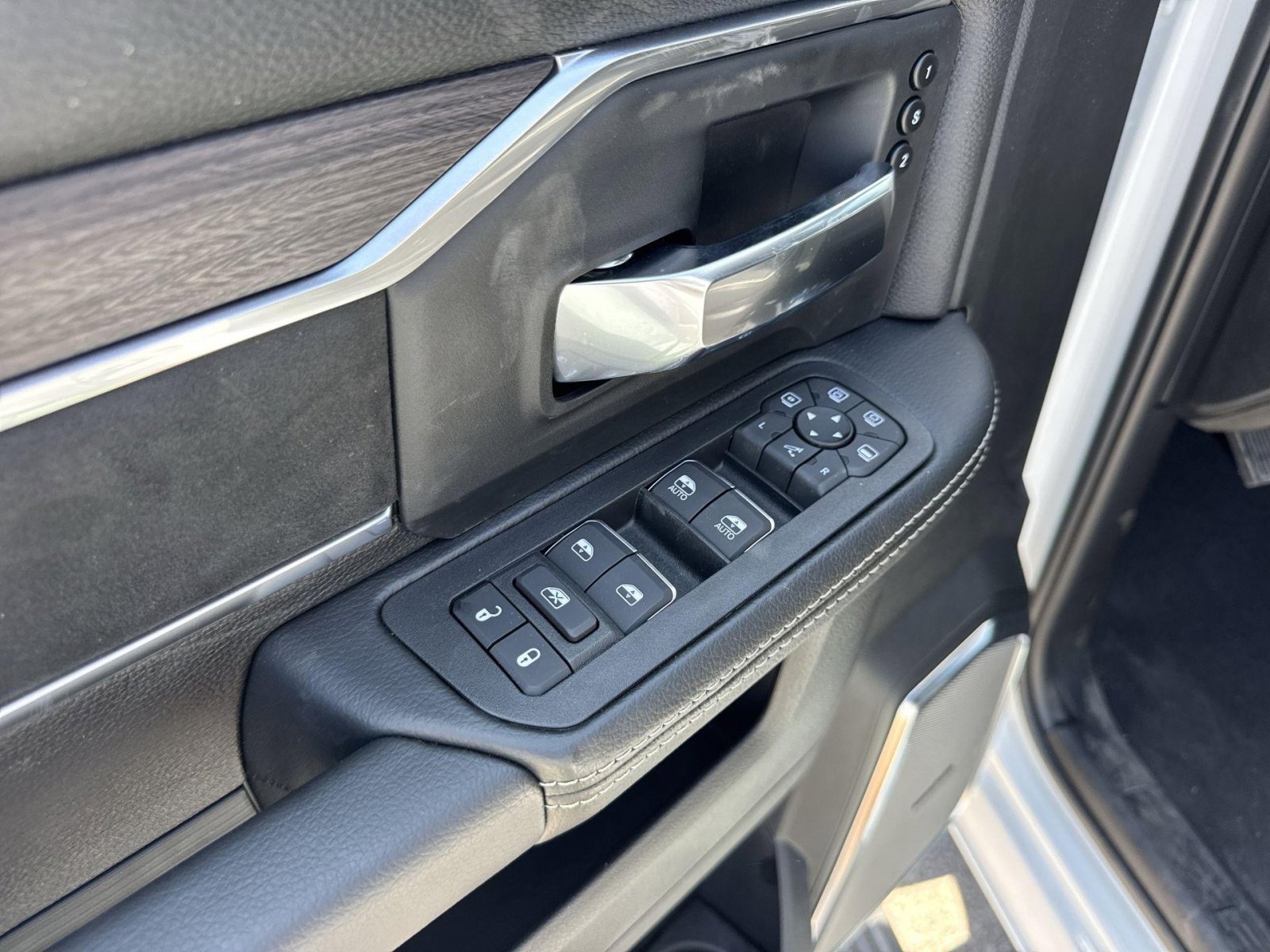 New 2025 RAM 2500 Laramie image 20